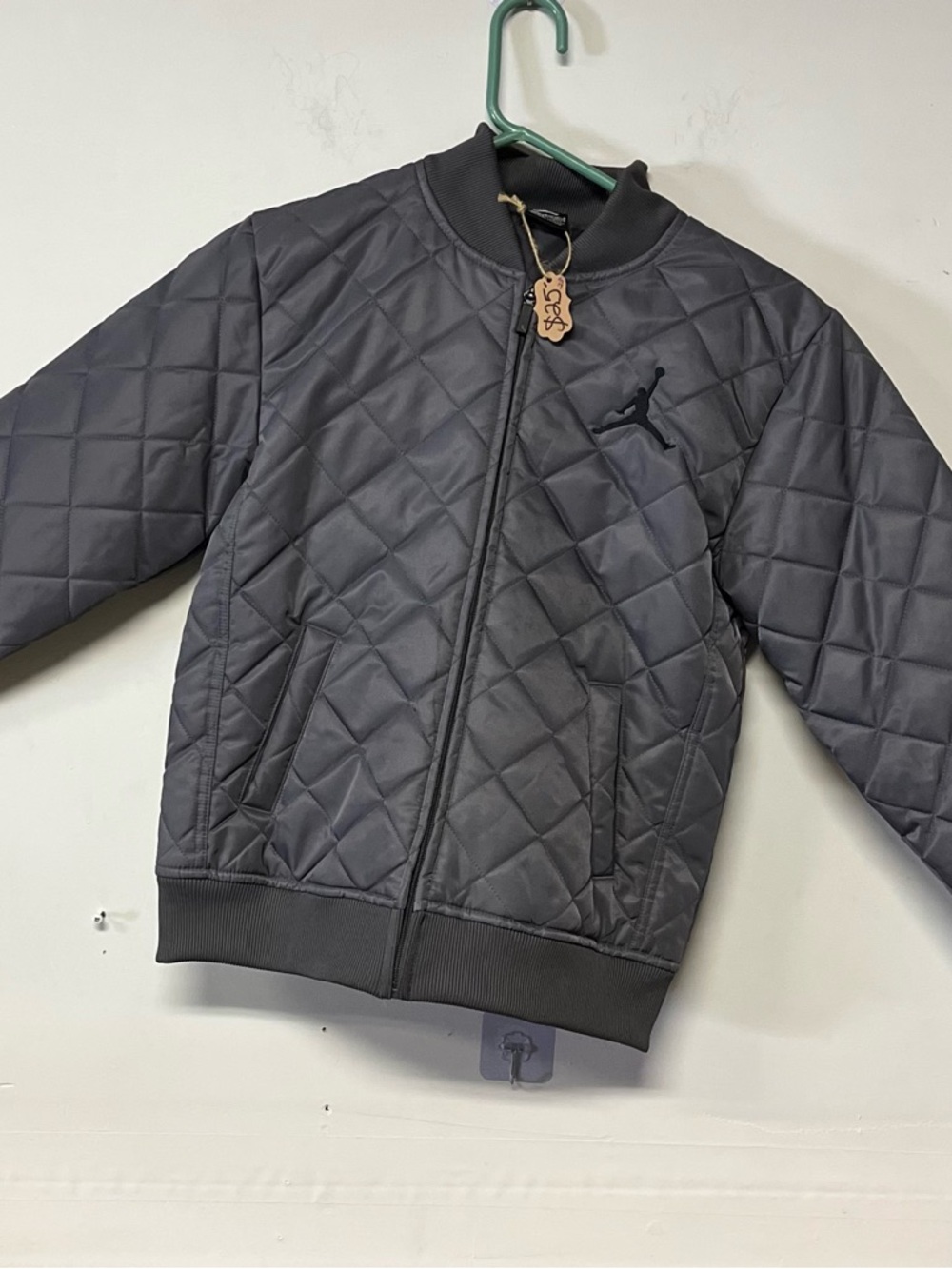 Jordan Kids Quilted Puffer Jacket kids size Large - Black
